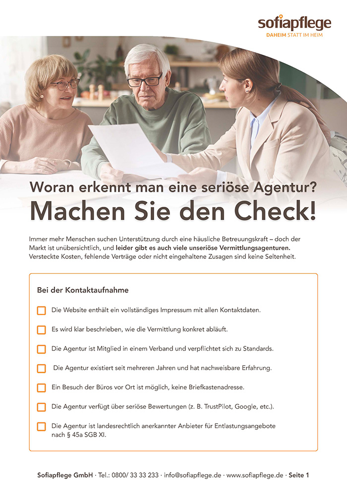 Ein älteres Paar sitzt mit einer jüngeren Frau an einem Tisch und prüft gemeinsam Dokumente. Der Text erläutert, wie man einen vertrauenswürdigen Pflegedienst erkennt, bietet hilfreiche Downloads sowie eine Checkliste und Kontaktinformationen zur Sofiapflege GmbH.